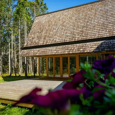 Hausma Villa *
