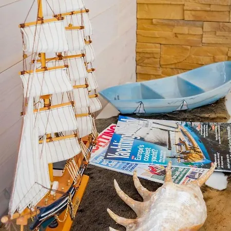 Hausma * HIIUMAA